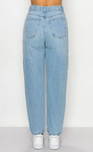 Load image into Gallery viewer, COTTON RIGID BALLOON JEAN: LIGHT / S4-M4-L4 (TOTAL 12 JEANS)

